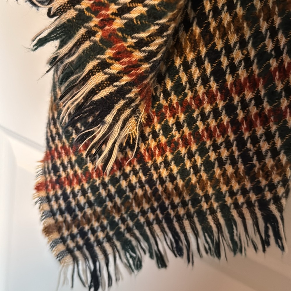 HOUNDSTOOTH SCARF - Picture 8 of 10
